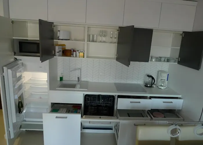 Triventi Rajski 아파트